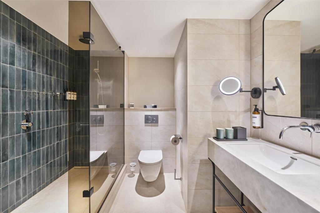 Executive Suite - Image 1