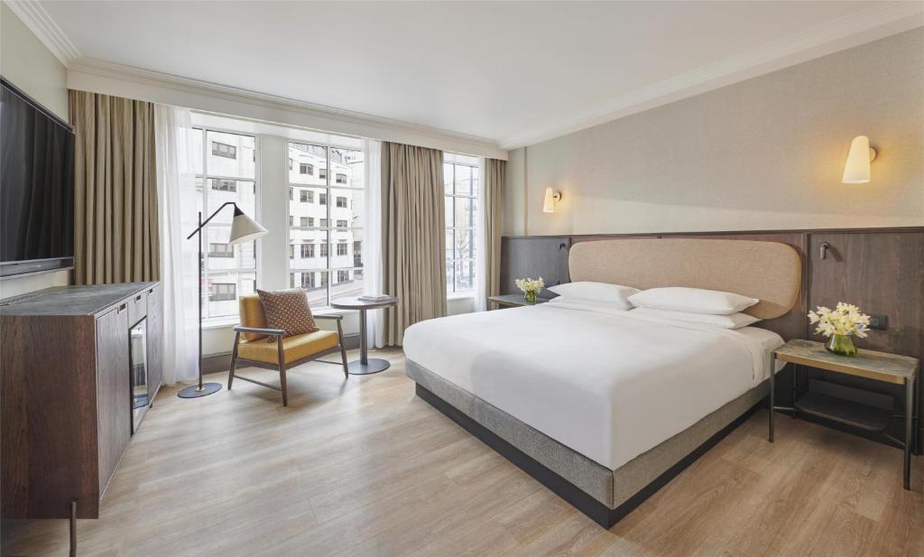 Executive Suite - Image 11