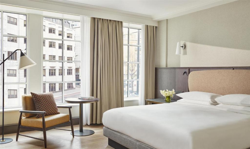 Executive Suite - Image 12