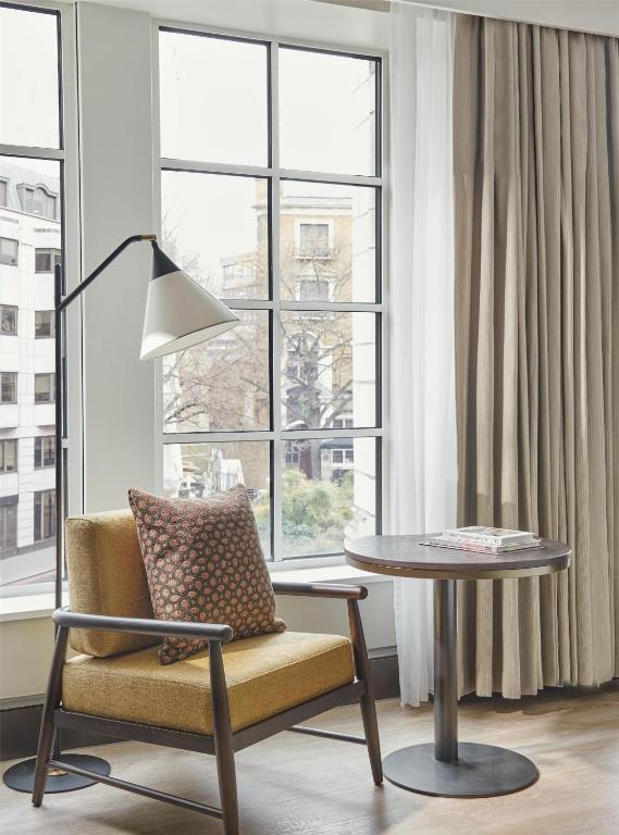 Executive Suite - Image 3