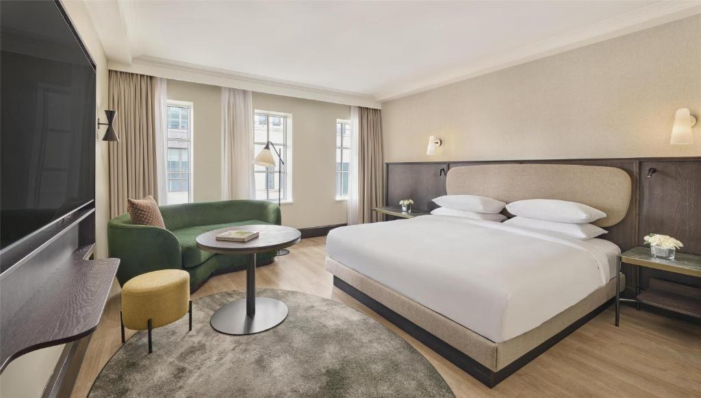 King Room - Club Access - Image 7