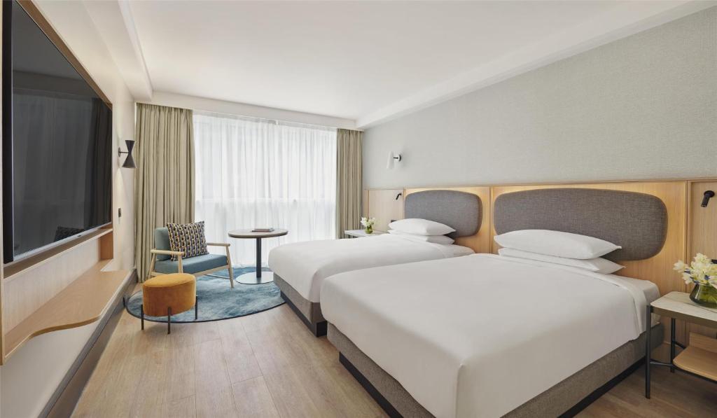 Twin Room - Club Access - Image 1