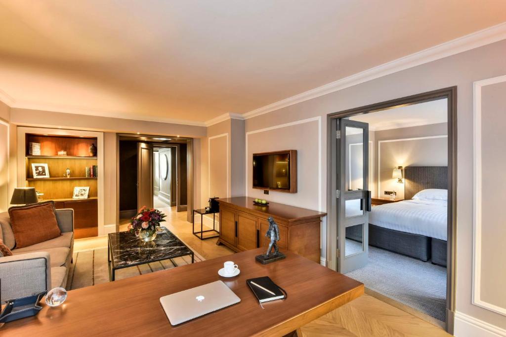 Executive Suite - Image 3