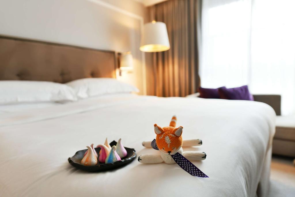 Family Room with Garden View - Image 3