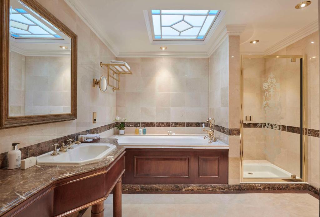 Residential Suite - Image 16