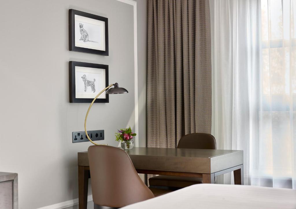Twin Room with Garden View - Club Access - Image 3