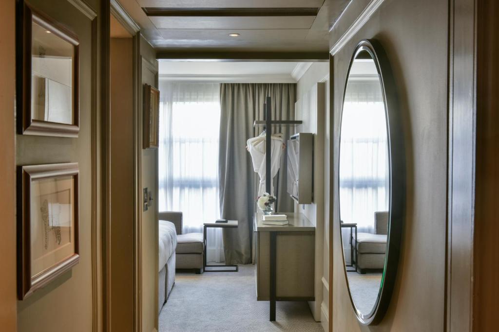 Two-Bedroom Suite with Garden View - Image 1