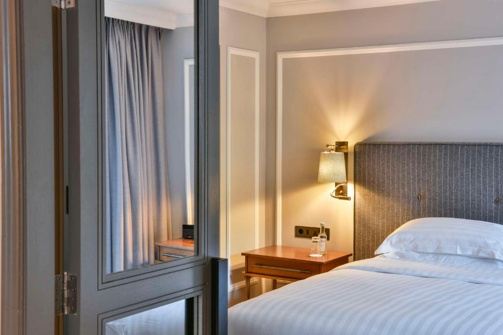 Two-Bedroom Suite with Garden View - Image 2
