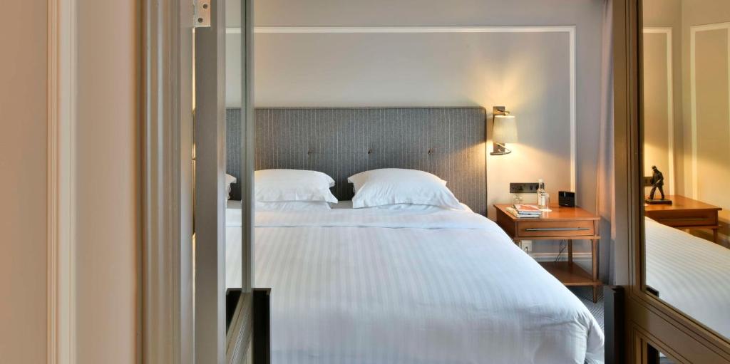Two-Bedroom Suite with Garden View - Image 3