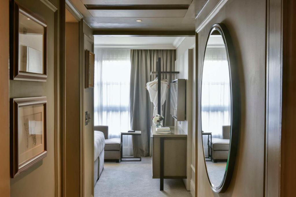 Two-Bedroom Suite with Garden View - Image 6