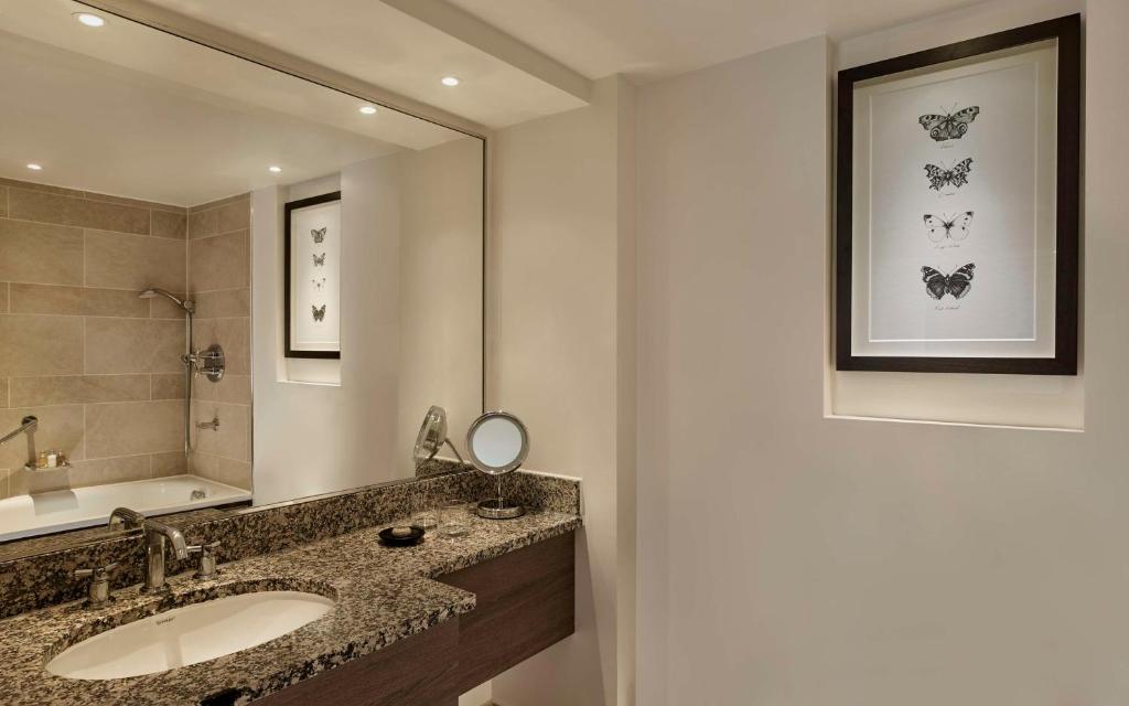 Two-Bedroom Suite with Garden View - Image 8