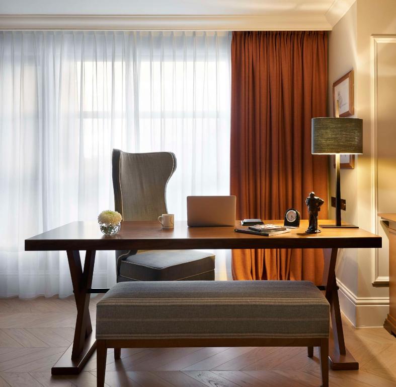 Two-Bedroom Suite with Garden View - Image 9