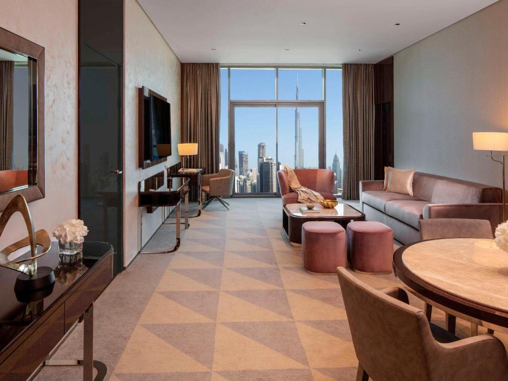 All Access Suite, One Bedroom with Balcony and Burj Khalifa View - Image 14