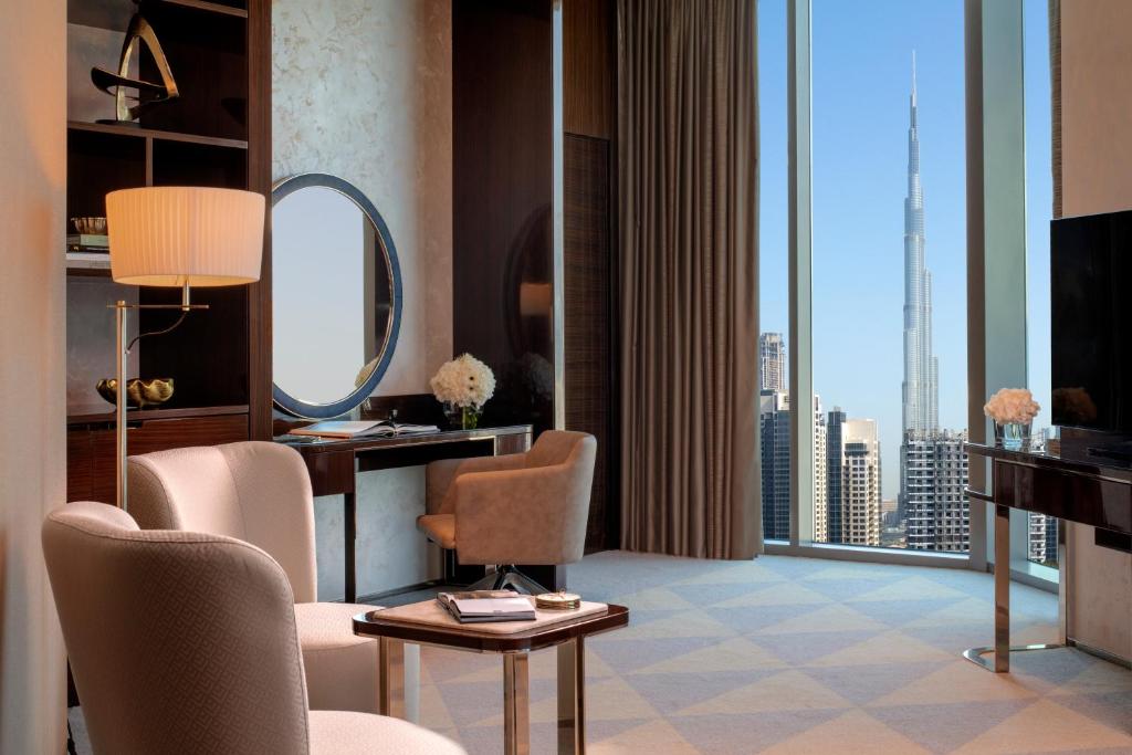 All Access Suite, One Bedroom with Balcony and Burj Khalifa View - Image 4