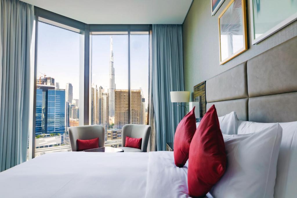 Platinum Suite, Studio with Balcony and Burj Khalifa View - Image 13