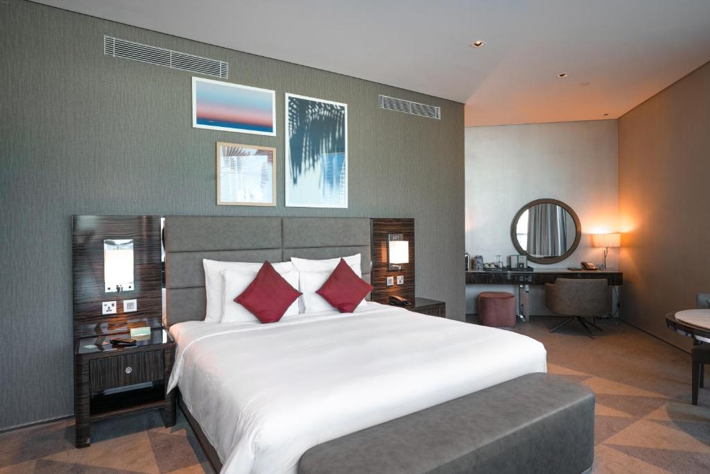 Platinum Suite, Studio with Balcony and Burj Khalifa View - Image 18