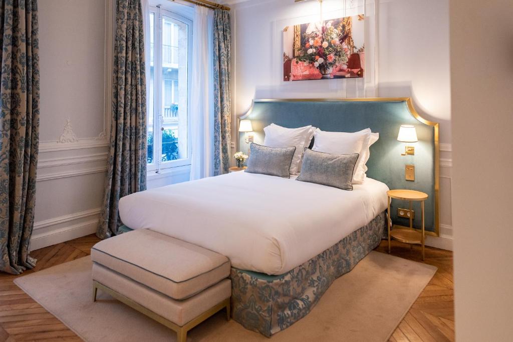 Deluxe Double or Twin Room - Image 13