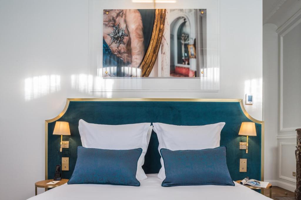 Deluxe Double or Twin Room - Image 8