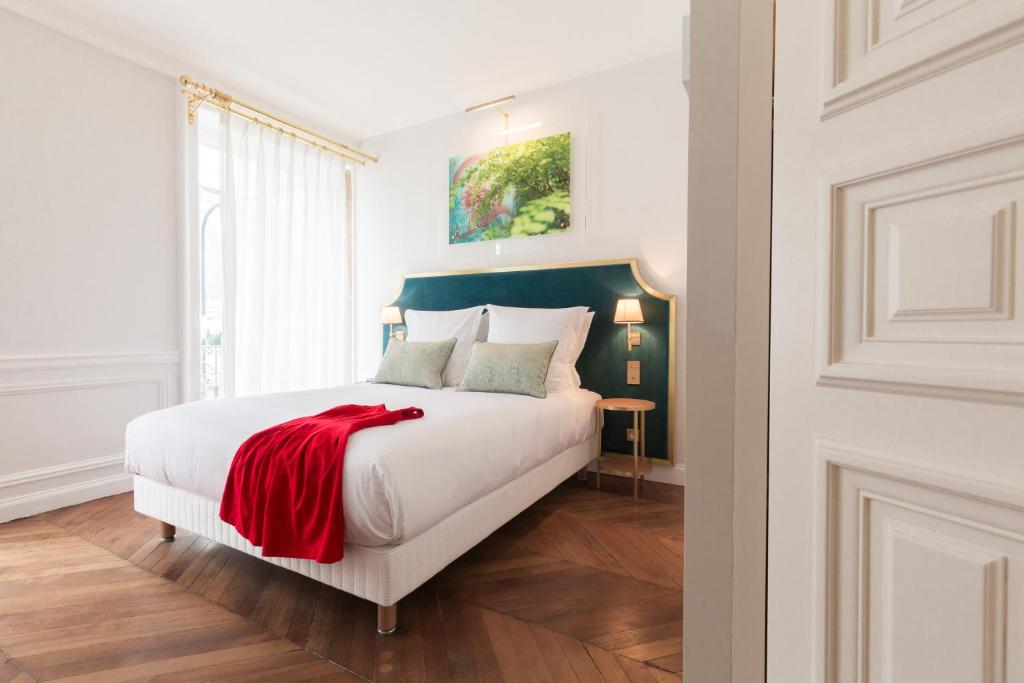 Double or Twin Room with Terrace - Image 4