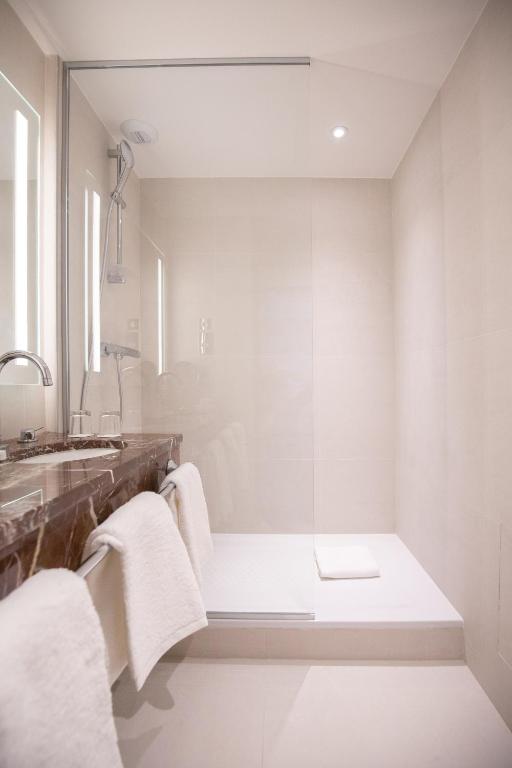 Junior Suite - Image 6