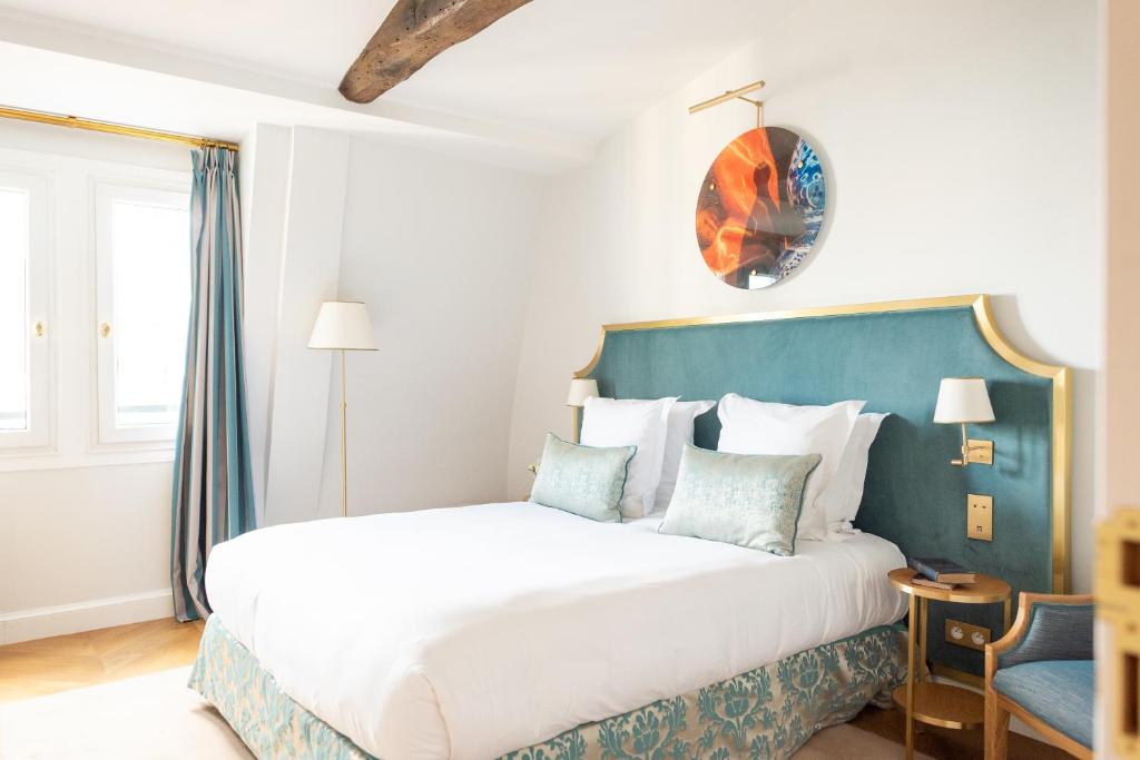 Superior Double or Twin Room - Image 7