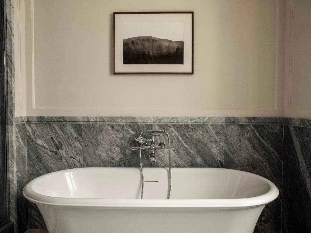 Junior Suite - Image 5