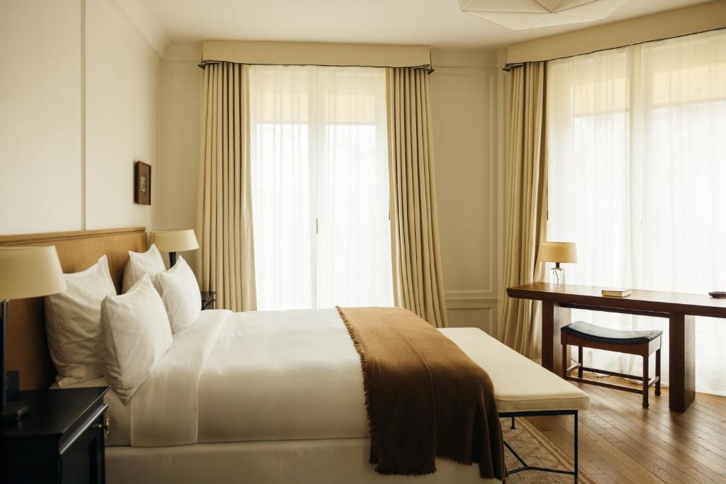 Junior Suite - Image 1