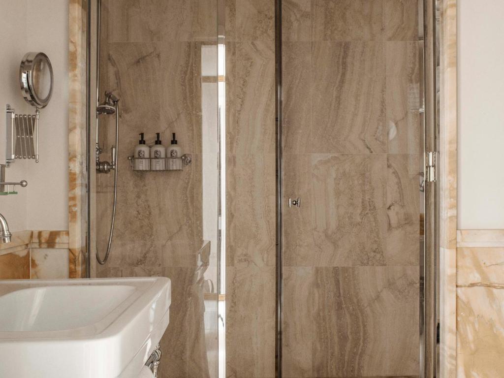 Suite - Image 2