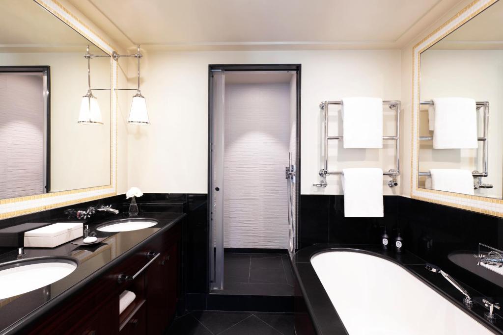 Champs-Elysées Prestige Room - Image 3