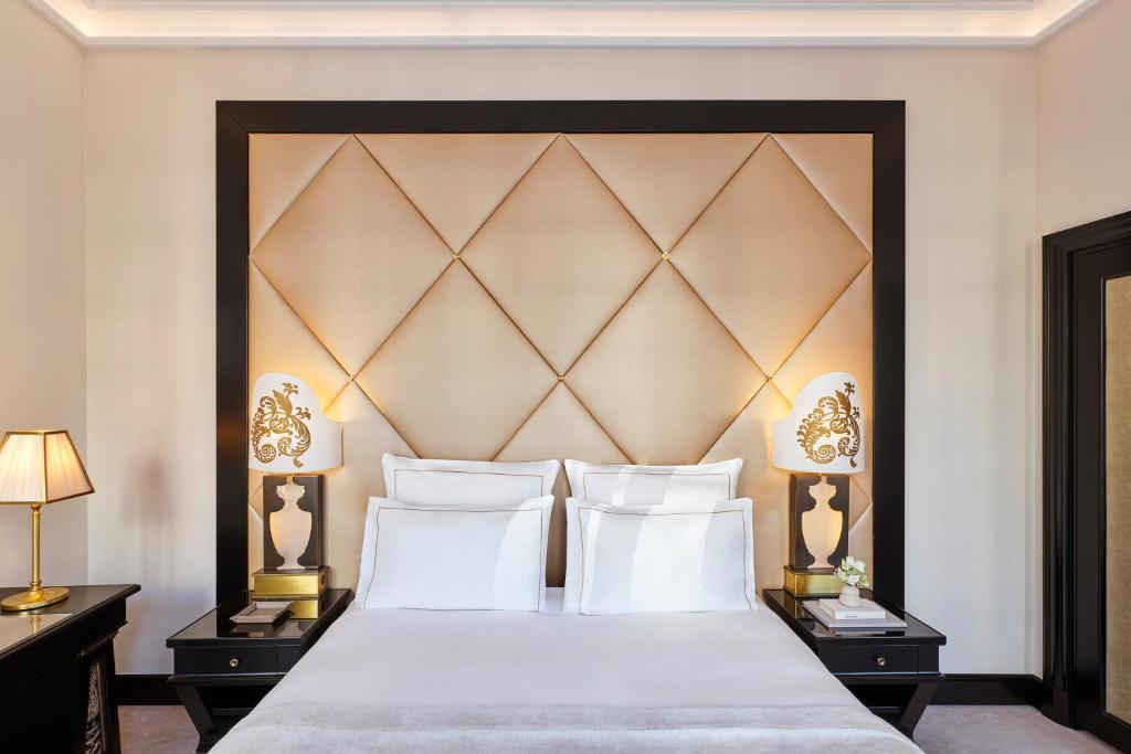 Deluxe Double Room - Image 2