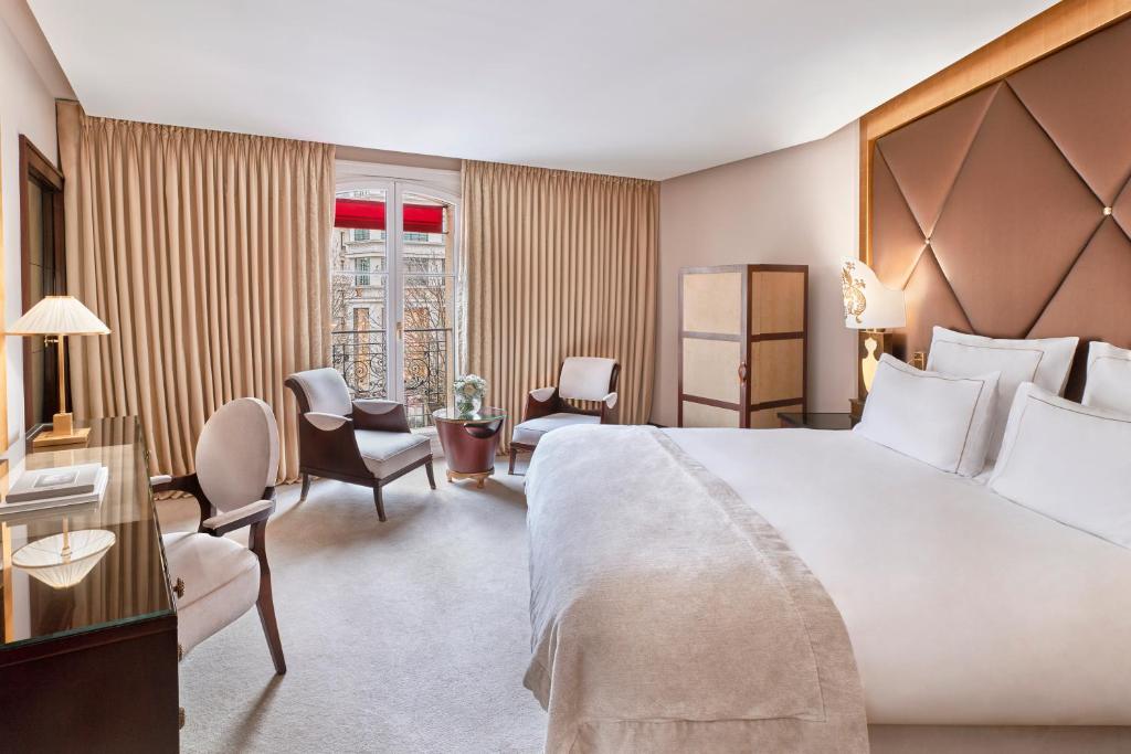 Deluxe Double Room - Image 5