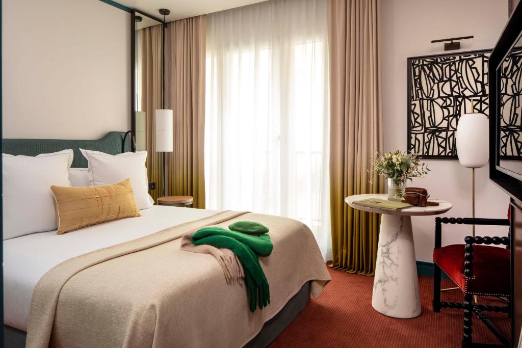 Executive Double Room with Spa & Fitness Access - Image 2