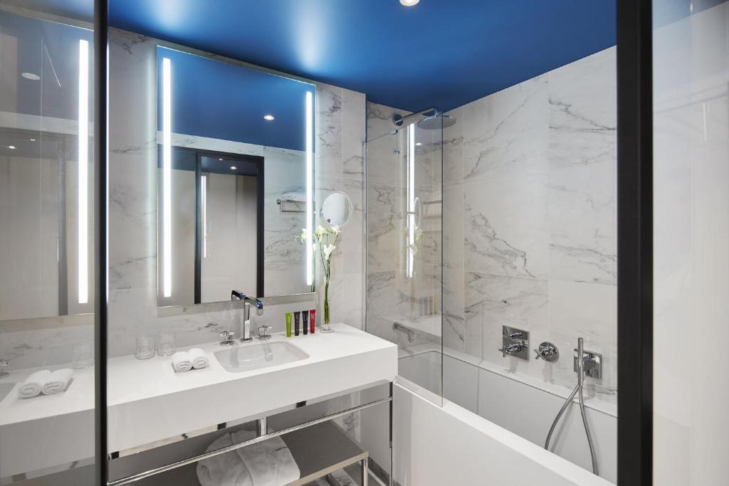 Executive Double Room with Spa & Fitness Access - Image 7