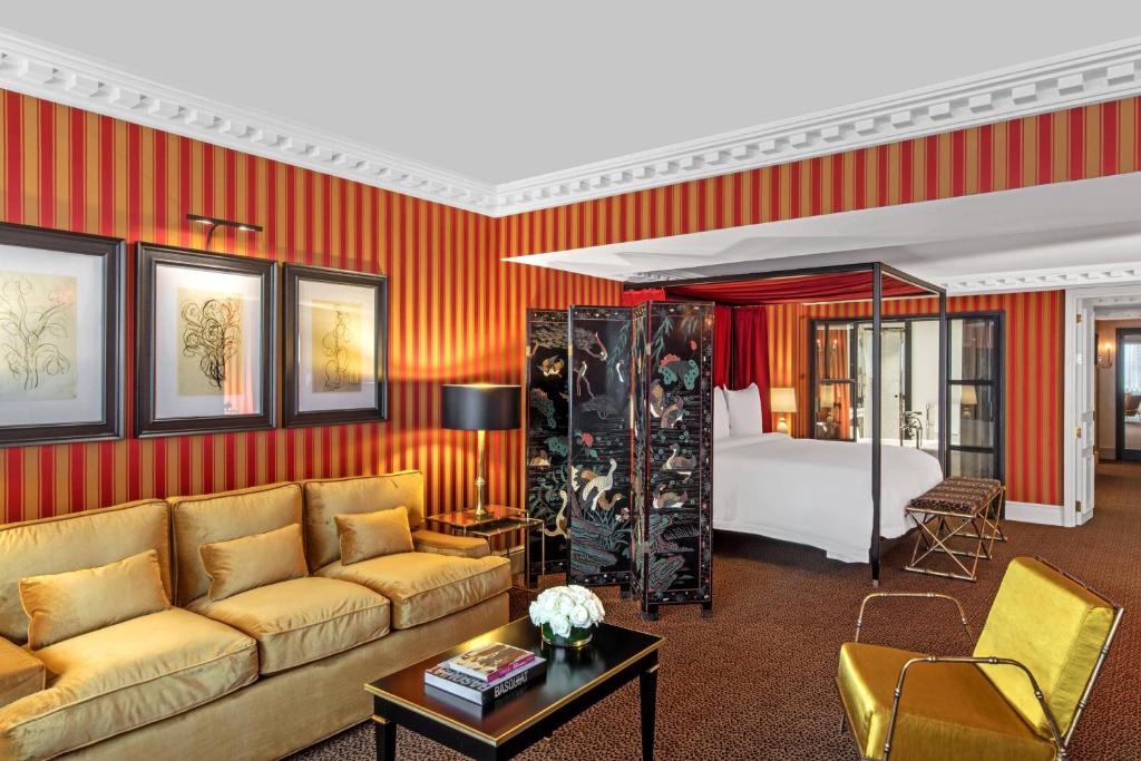 Berri, Suite, 1 King, Sofa bed - Image 18