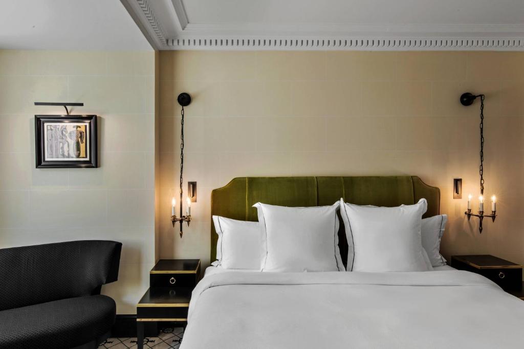 Deluxe, Guest room, 1 king - Image 13