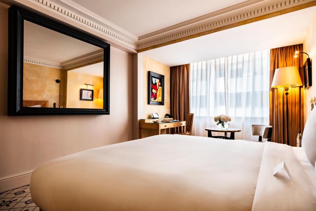 Deluxe, Guest room, 1 king - Image 6