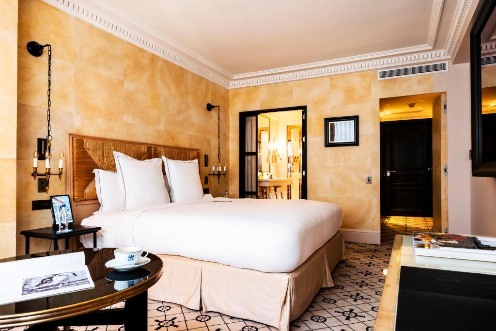 Deluxe, Guest room, 1 king - Image 8