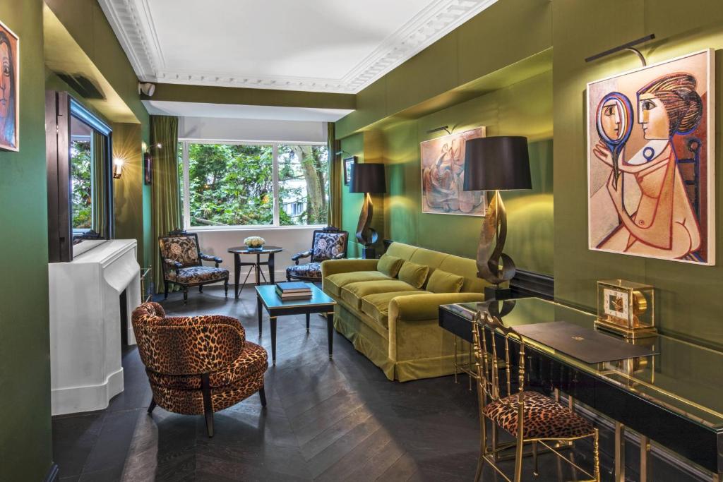 Deluxe Suite, 1 King - Image 18