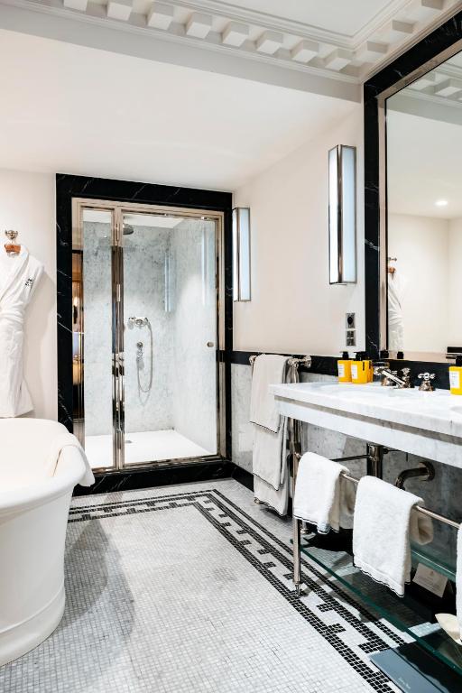 Junior Suite, 1 King - Image 5