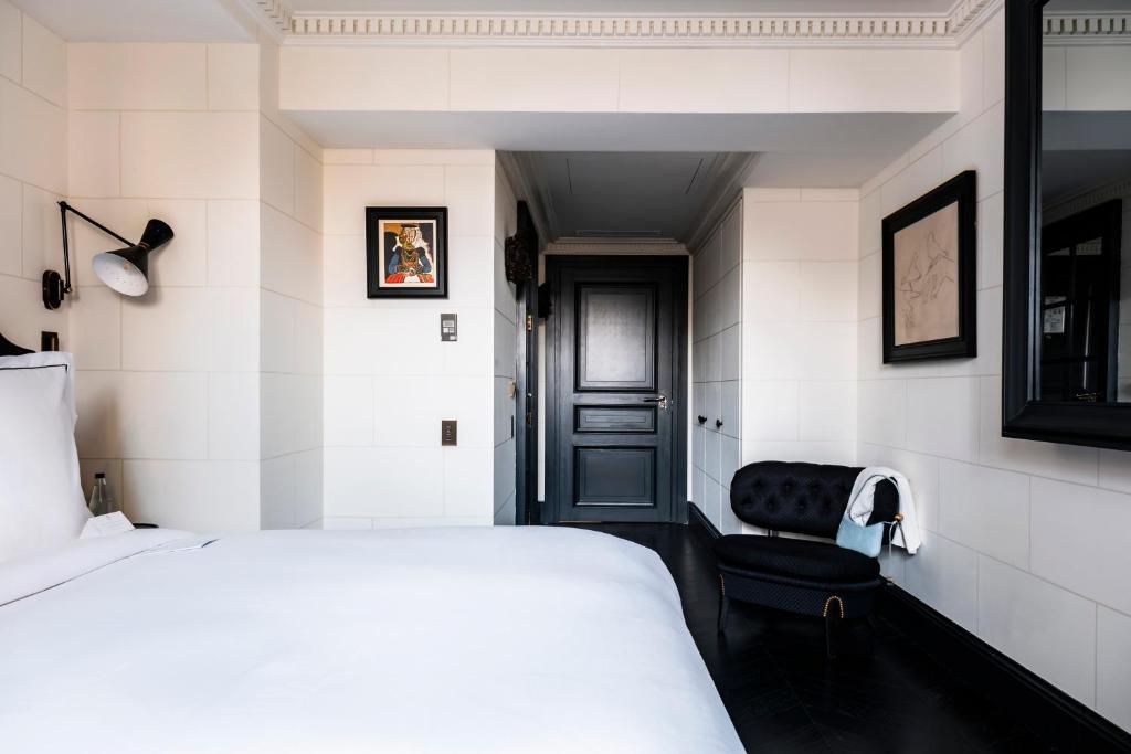 Prestige, Guest room, 1 King - Image 3