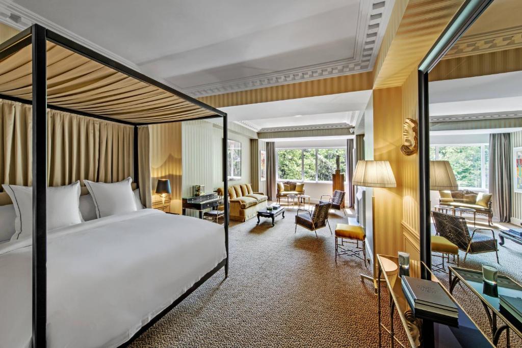 Prestige Suite, 1 King, Sofa bed - Image 20