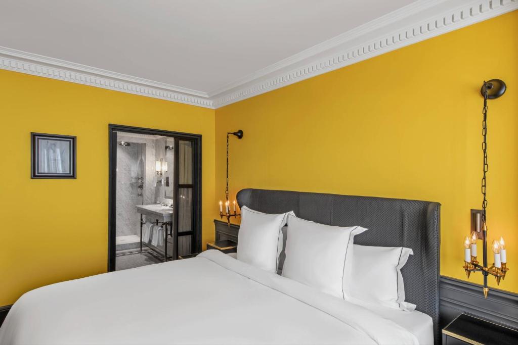 Superior, Guest room,1 Queen - Image 12