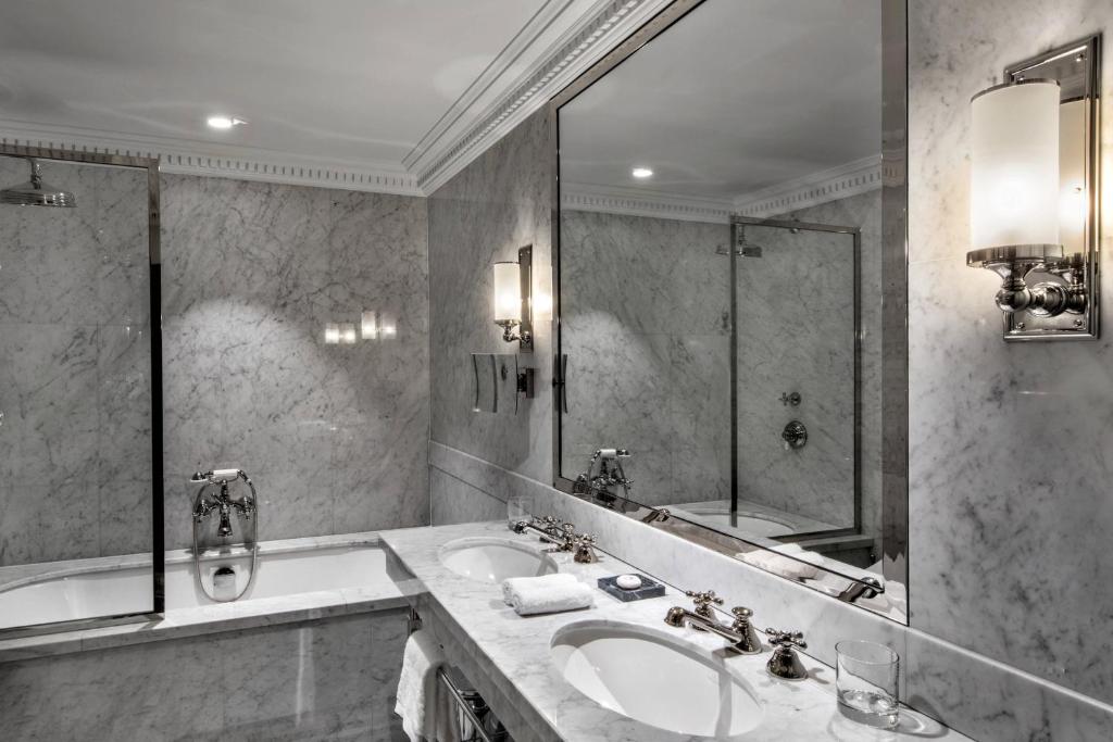 Superior, Guest room,1 Queen - Image 8