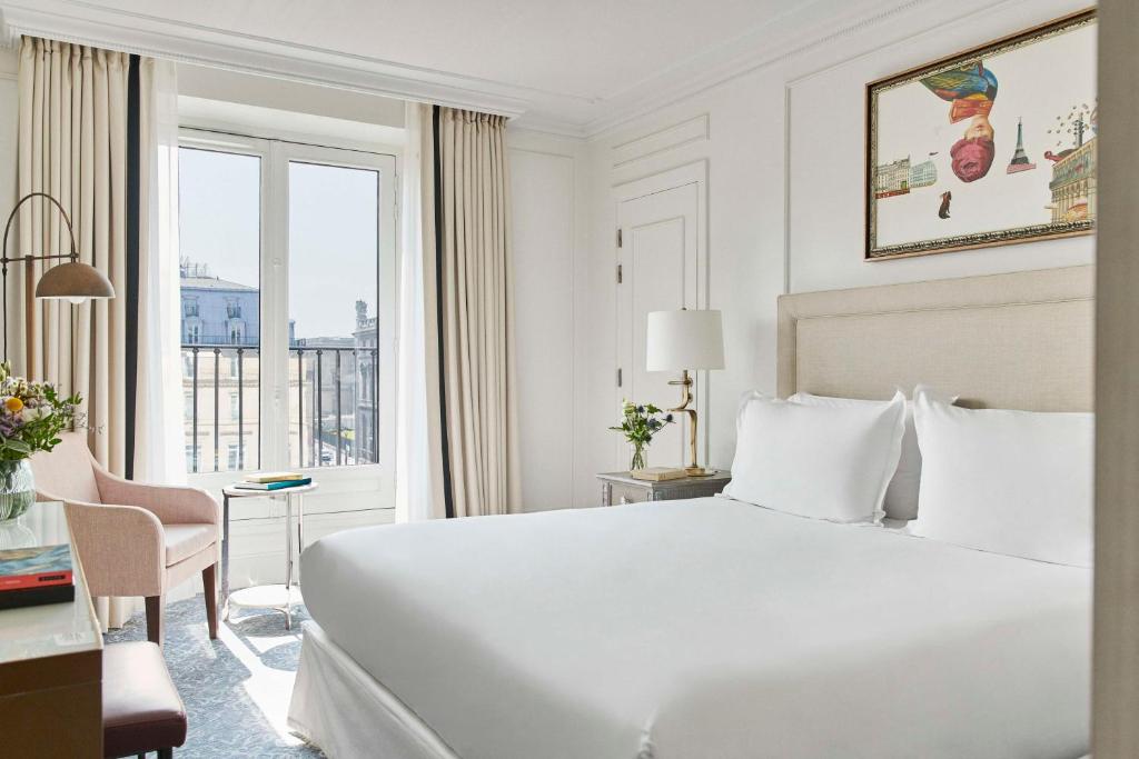 Deluxe King Room with View - Image 1