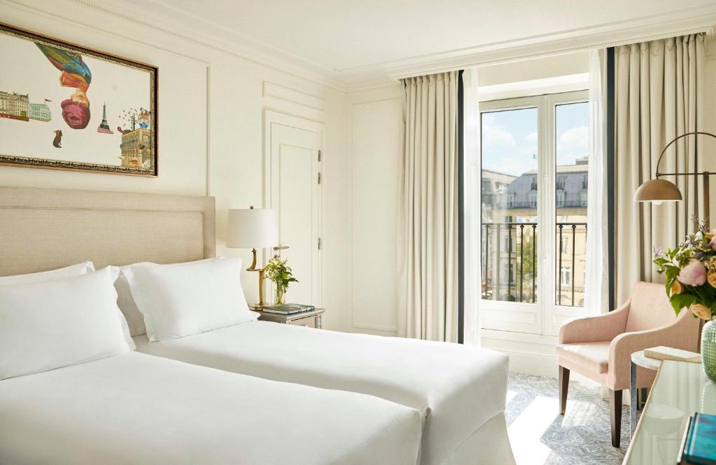 Deluxe Twin Room with View - Image 1