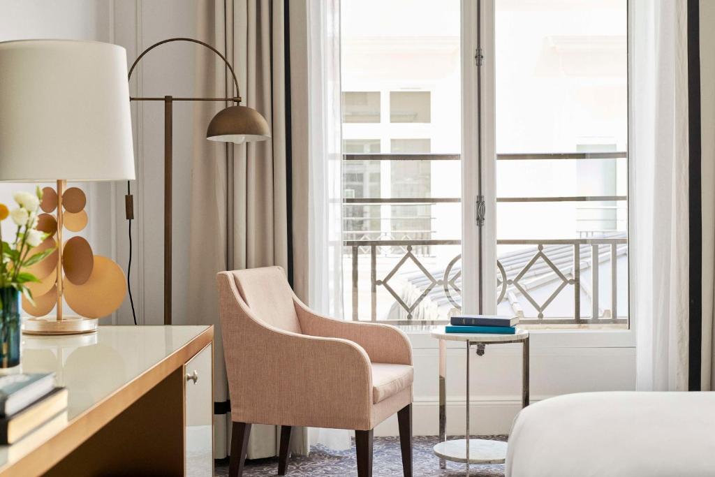 Deluxe Twin Room - Image 4