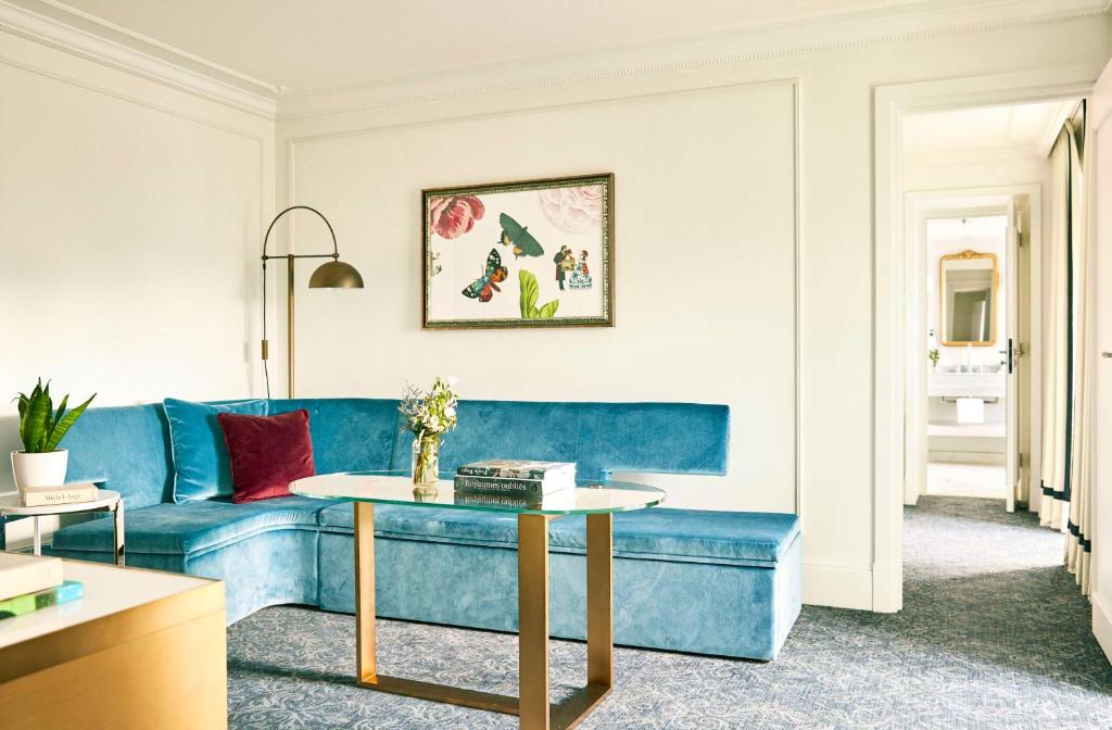 Executive Suite with View - Image 5