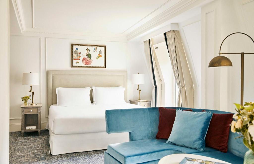 Junior Suite with View - Image 4