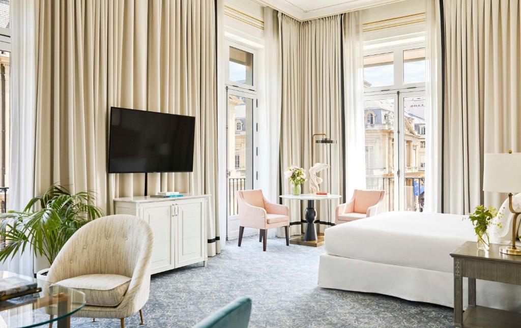 Palais Royal Suite - Image 1