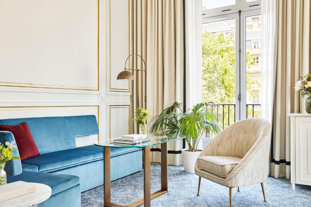 Palais Royal Suite - Image 4